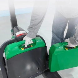 ET18 electric pallet truck, max. 1800 kg load, lithium battery